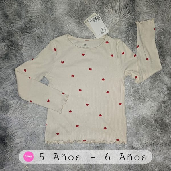 Blusa corazones