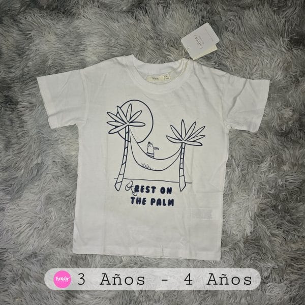 Playera rest on the palm